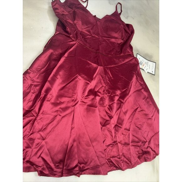 NWT B Darlin Burgundy V Neck Padded Spaghetti Strap Mini Dress Size 13/14 - Picture 4 of 8